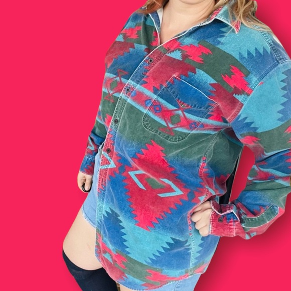 Woolrich Tops - Woolrich large Aztec southwestern print button down 100% cotton shirt